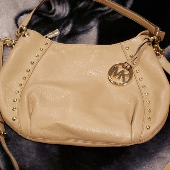 Michael Kors Handbags - Michael Kors crossbody bag